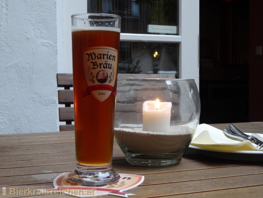 Foto eines Bieres der Marke Marienbru dunkel aus der Brauerei Altstadtbrauerei Marienbru