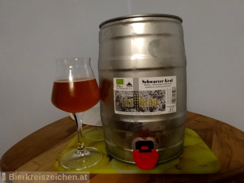 Foto eines Bieres der Marke Erzbru Schwarzer Graf aus der Brauerei Bruckners Erzbru