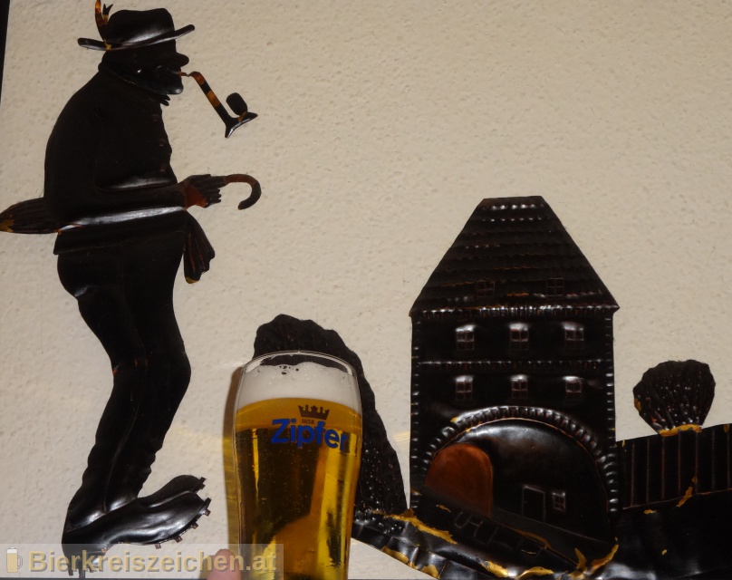 Foto eines Bieres der Marke Zipfer Urtyp aus der Brauerei Brauerei Zipf