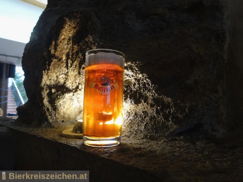 Foto eines Bieres der Marke Wolfsbräu Kristall / Helles aus der Brauerei Wolfsbräu