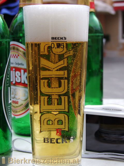 Foto eines Bieres der Marke Beck's Gold aus der Brauerei Brauerei Beck