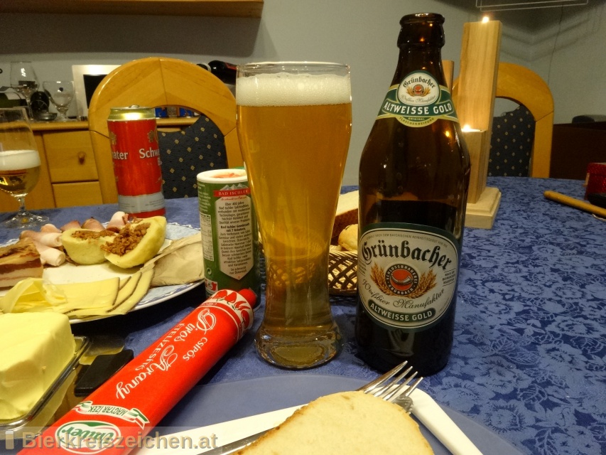 Foto eines Bieres der Marke Grnbacher Altweisse Gold aus der Brauerei Schlossbrauerei Grnbach