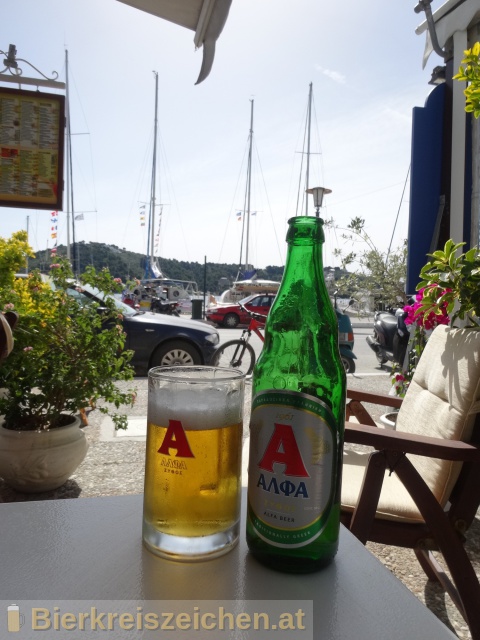 Foto eines Bieres der Marke Alpha Hellenic Beer aus der Brauerei Athenian Brewery