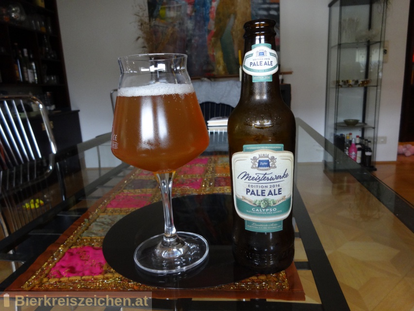 Foto eines Bieres der Marke Zipfer Meisterwerke Pale Ale aus der Brauerei Brauerei Zipf