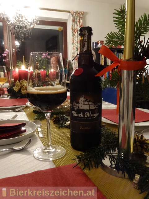 Foto eines Bieres der Marke Zwettler Black Magic - Austrian Porter aus der Brauerei Privatbrauerei Zwettl