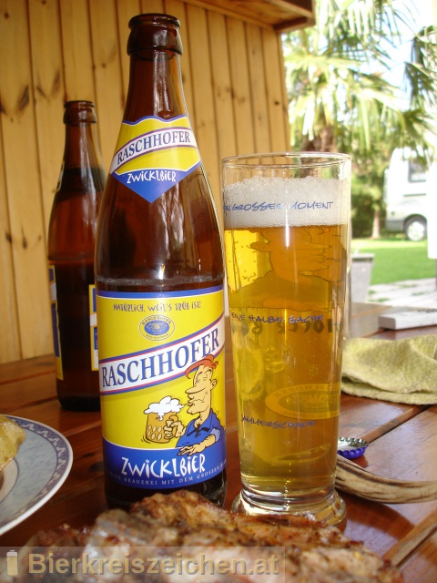 Foto eines Bieres der Marke Raschhofer Zwicklbier aus der Brauerei Brauerei Raschhofer