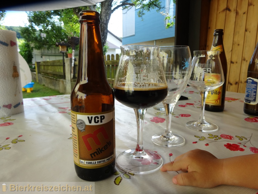 Foto eines Bieres der Marke mike's vanilla coffee porter aus der Brauerei mike's Brewery