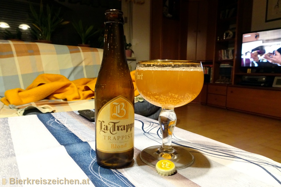 Foto eines Bieres der Marke La Trappe - Blond aus der Brauerei Bierbrouwerij De Koningshoeven