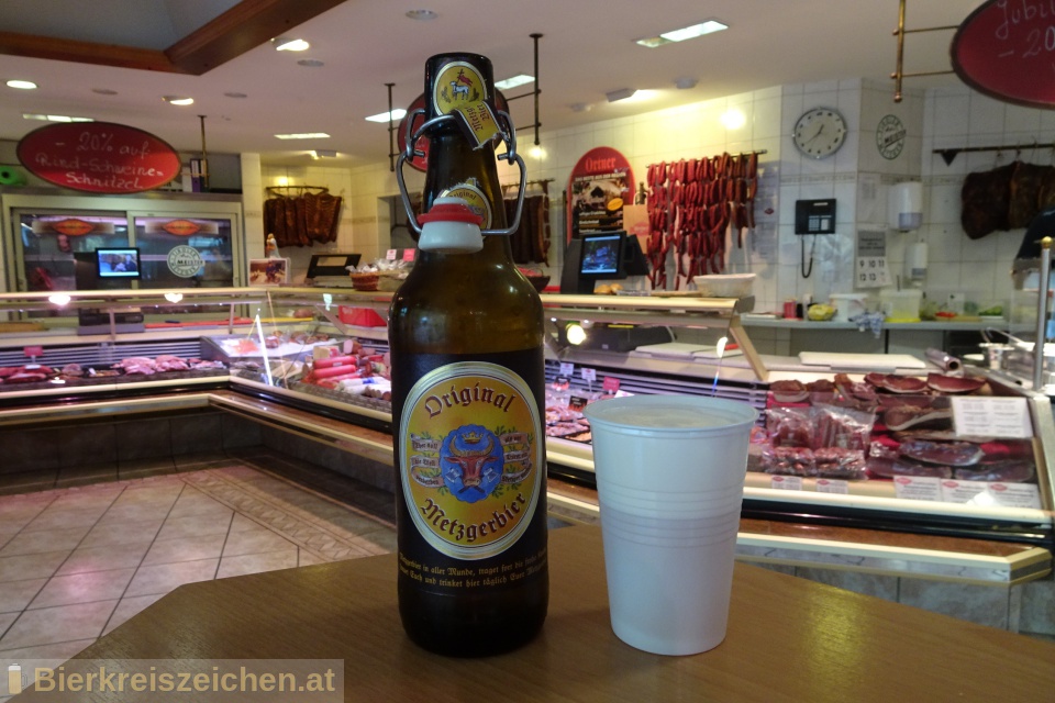 Foto eines Bieres der Marke Original Metzgerbier aus der Brauerei Alpirsbacher Klosterbru