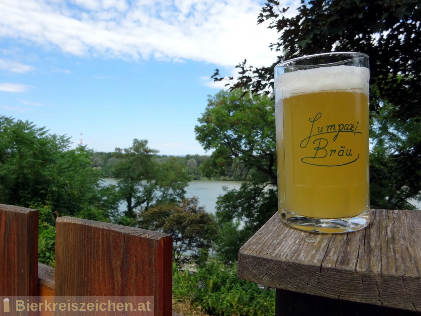Foto eines Bieres der Marke Lumpazi Zwickl aus der Brauerei Brau Union