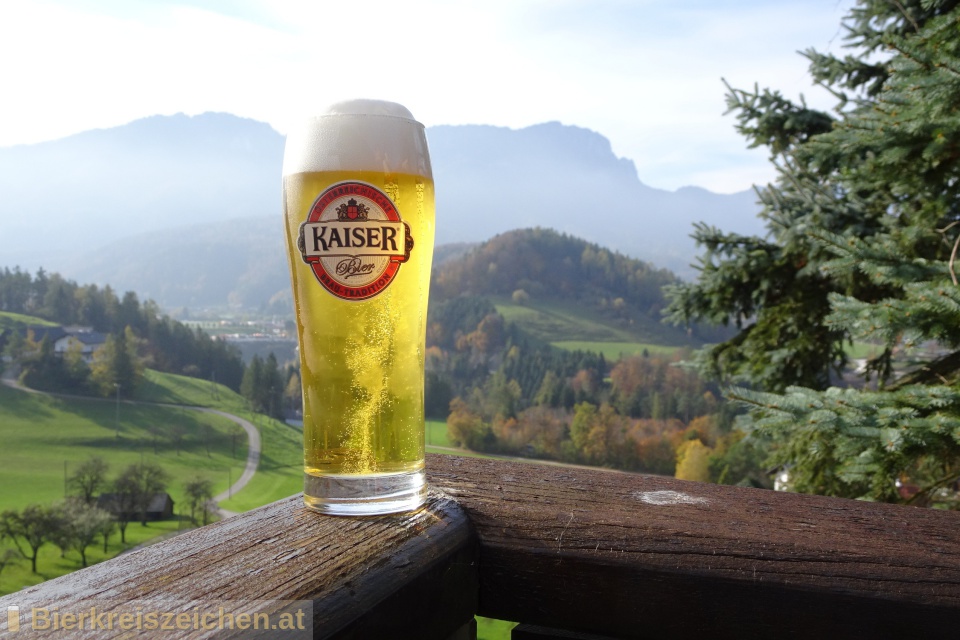 Foto eines Bieres der Marke Kaiser Goldquell aus der Brauerei Brauerei Wieselburg