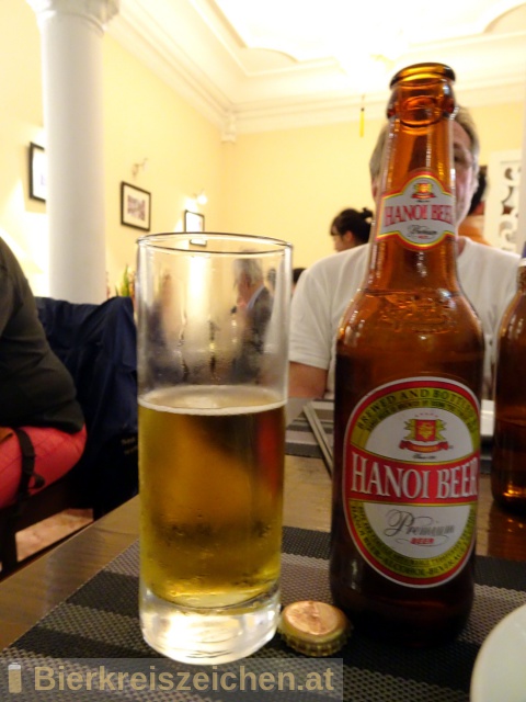 Foto eines Bieres der Marke Hanoi Beer Premium aus der Brauerei Habeco