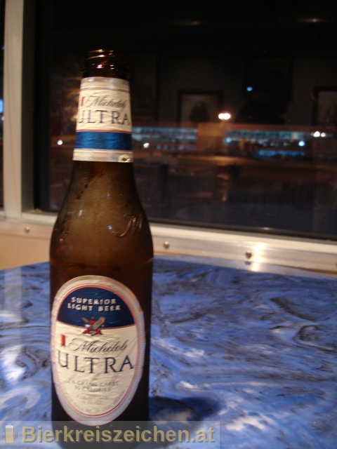 Foto eines Bieres der Marke Michelob Ultra aus der Brauerei Anheuser-Busch
