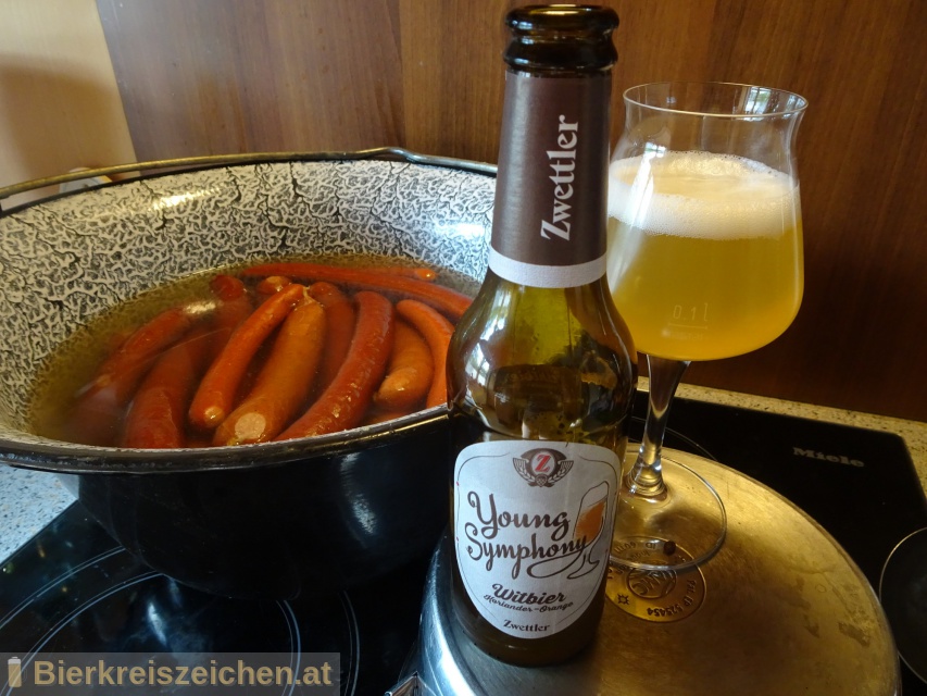 Foto eines Bieres der Marke Zwettler Young Symphony - Witbier aus der Brauerei Privatbrauerei Zwettl