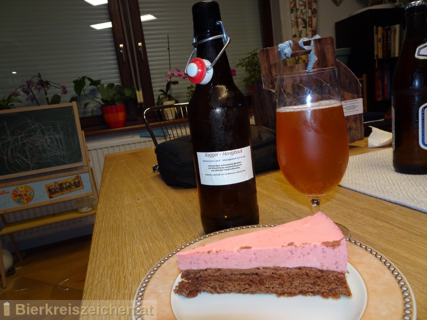 Foto eines Bieres der Marke Honig Bock aus der Brauerei Raggei-Bru