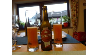 Bild von Herzog Ambassador Zirbenbier