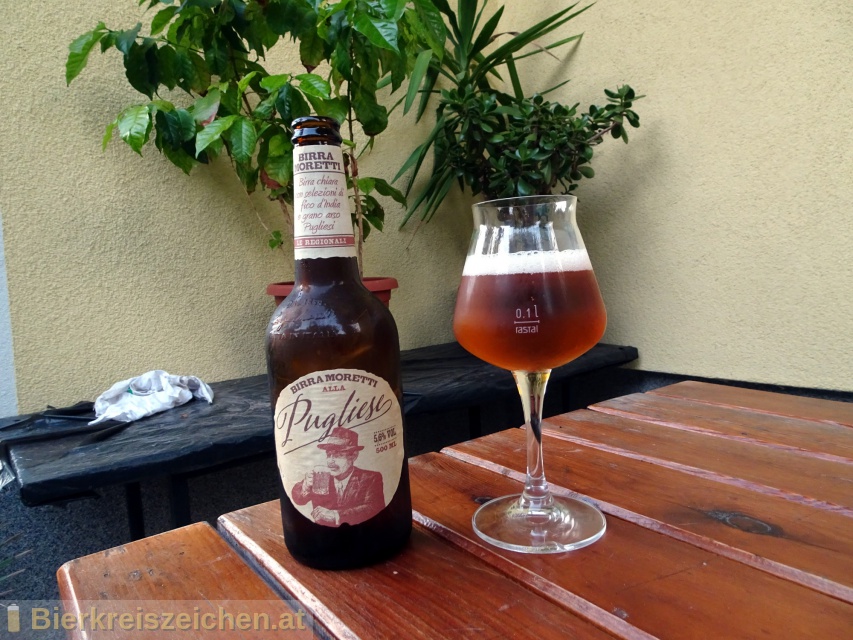 Foto eines Bieres der Marke Birra Moretti alla Pugliese aus der Brauerei Birra Moretti