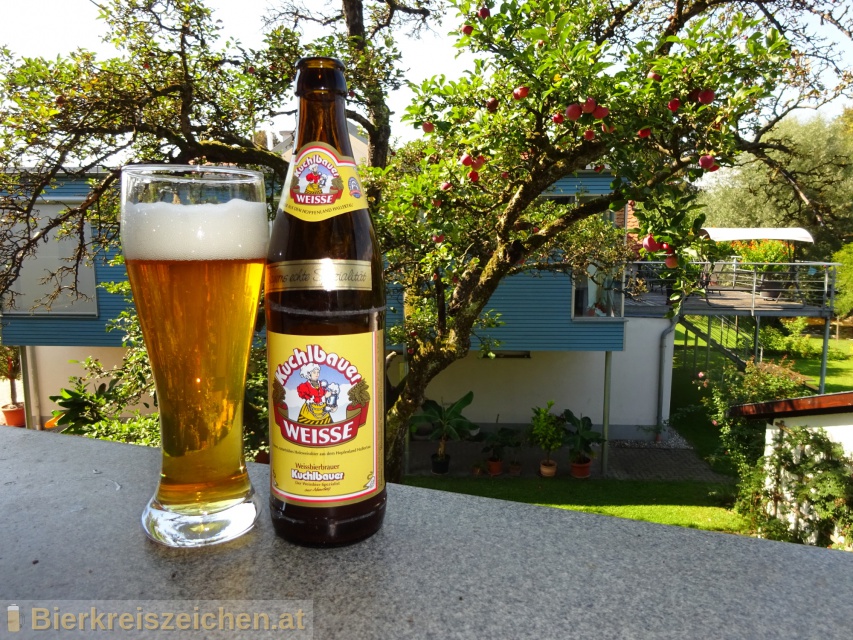 Foto eines Bieres der Marke Kuchlbauer Weisse aus der Brauerei Kuchlbauer