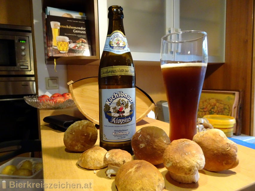 Foto eines Bieres der Marke Kuchlbauer Aloysius - Weissbierbock aus der Brauerei Kuchlbauer