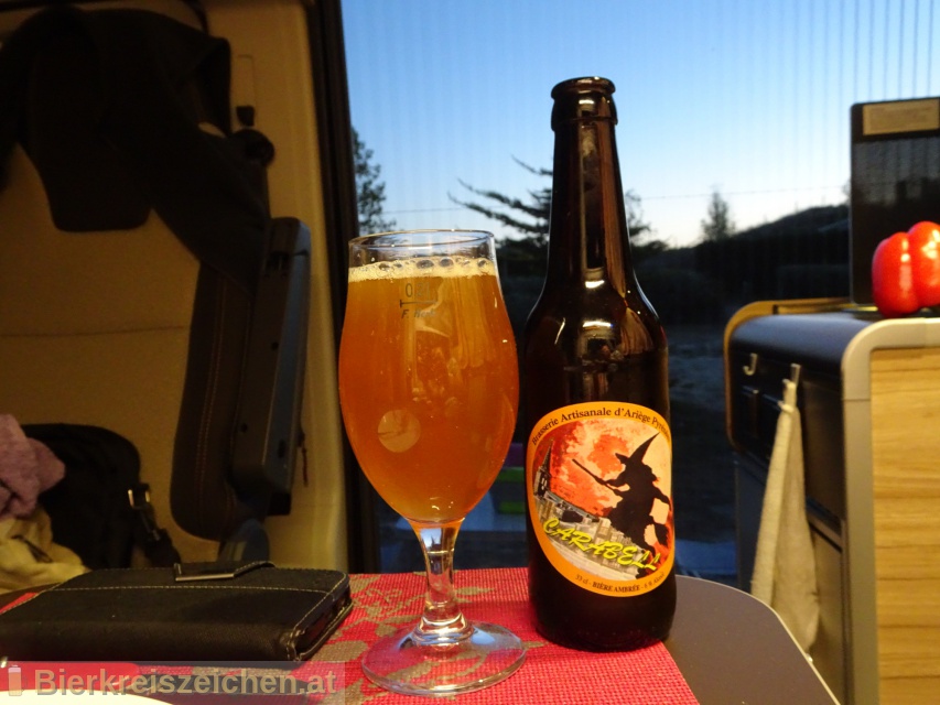 Foto eines Bieres der Marke Carabell - Bi`ere Ambre aus der Brauerei Brasserie Artisanale d`Arige Pyrnes