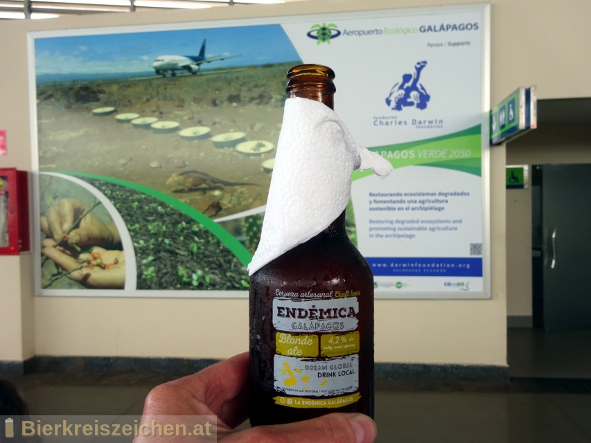 Foto eines Bieres der Marke Endmica Galapagos - Blonde Ale aus der Brauerei Cerveza Endmica San Chrisobal