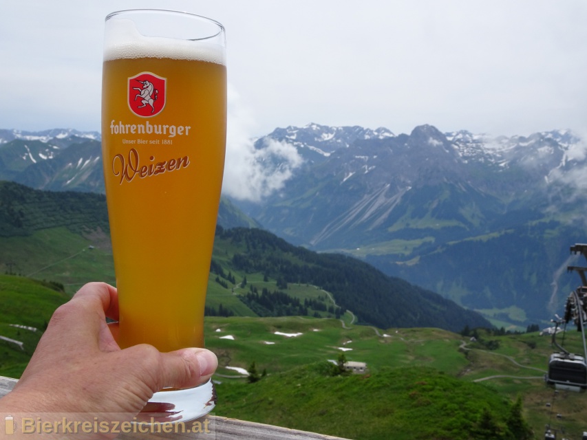 Foto eines Bieres der Marke Fohrenburger Weizen aus der Brauerei Fohrenburger