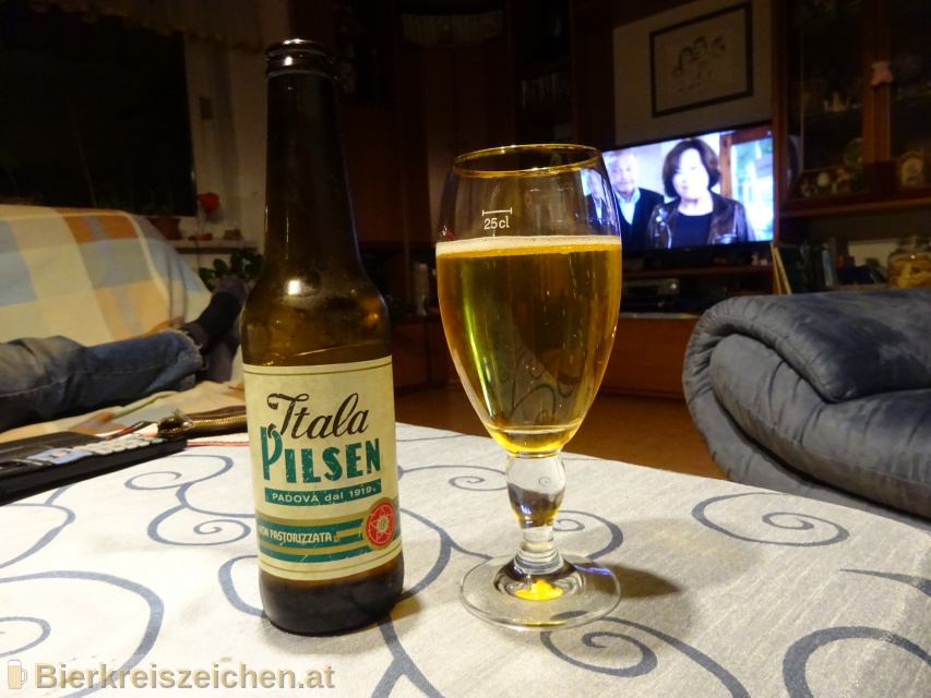 Foto eines Bieres der Marke Itala Pilsen aus der Brauerei Birra Peroni S.p.A.