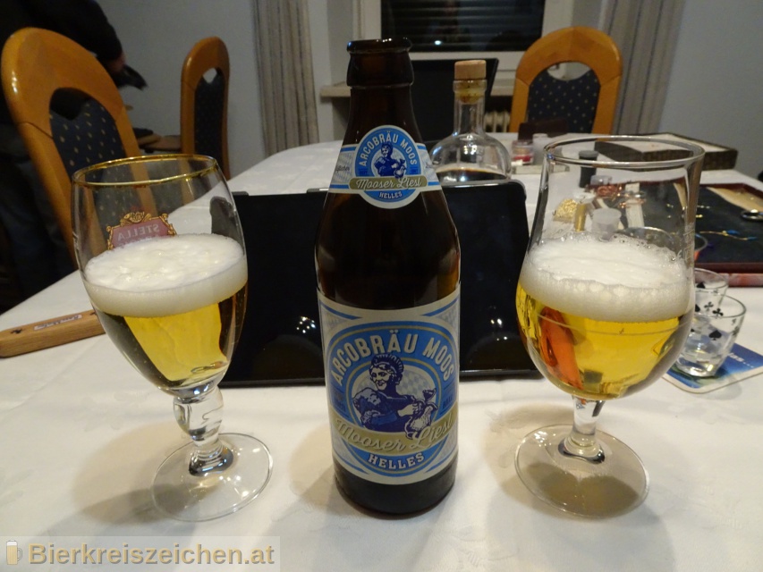 Foto eines Bieres der Marke Mooser Liesl Helles aus der Brauerei Arcobru Moos