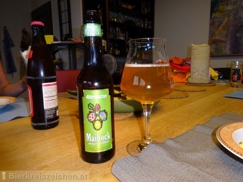 Foto eines Bieres der Marke Aldersbacher Maibock aus der Brauerei Brauerei Aldersbach