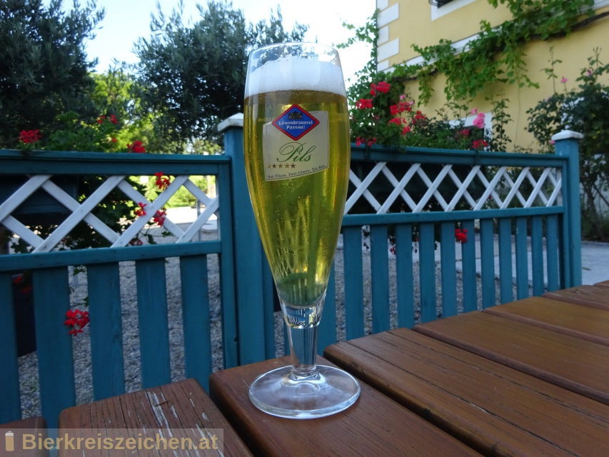 Foto eines Bieres der Marke Pils aus der Brauerei Lwenbrauerei Passau