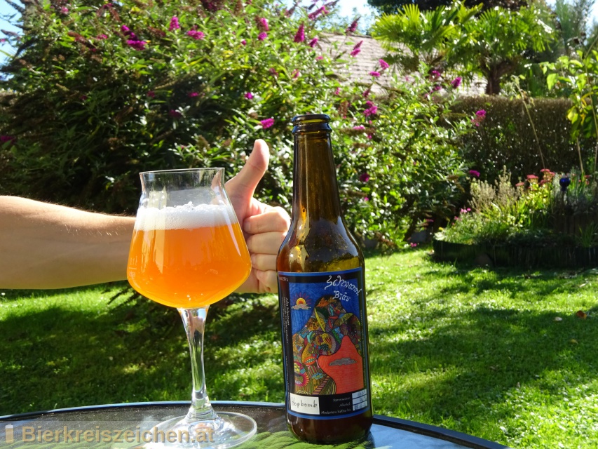 Foto eines Bieres der Marke Hopbomb aus der Brauerei Schwannlbru