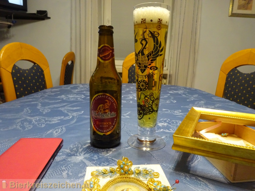 Foto eines Bieres der Marke Mohren Bockbier aus der Brauerei Mohrenbrauerei