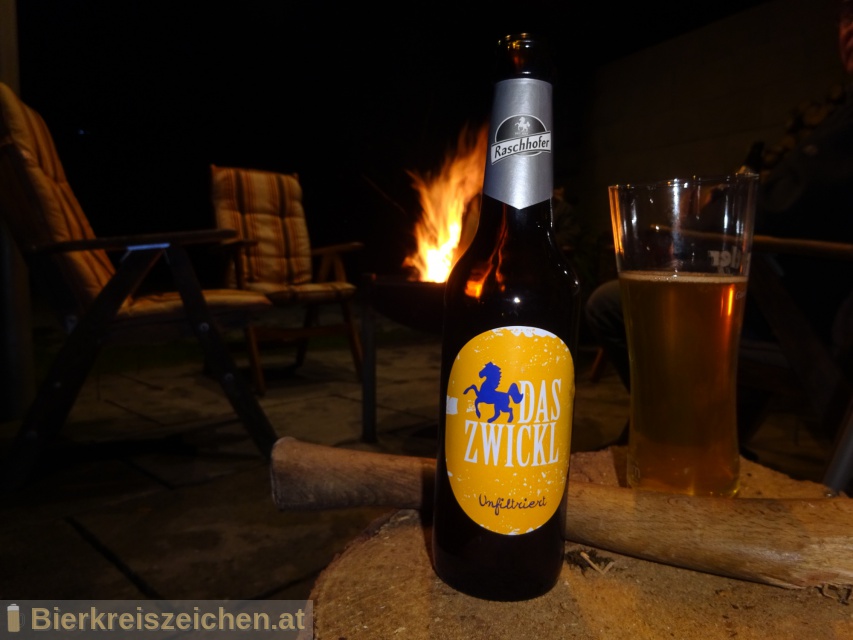 Foto eines Bieres der Marke Raschhofer Zwicklbier aus der Brauerei Brauerei Raschhofer