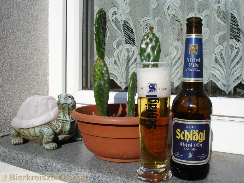 Foto eines Bieres der Marke Schlägl Abtei Pils aus der Brauerei Stiftsbrauerei Schlägl