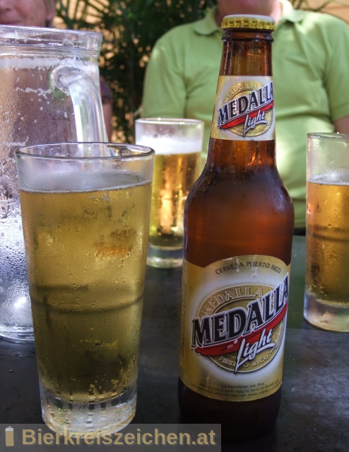 Foto eines Bieres der Marke Medalla Light aus der Brauerei Compania Cervecera de Puerto Rico
