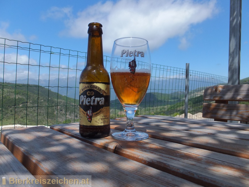 Foto eines Bieres der Marke Pietra aus der Brauerei Brasserie Pietra