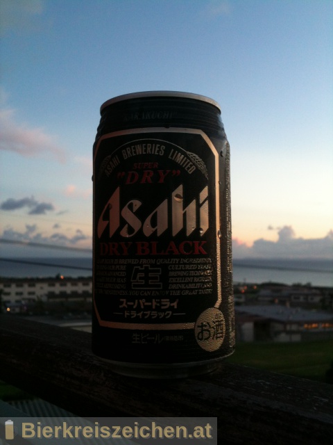 Foto eines Bieres der Marke Asahi Dry Black - Super Dry aus der Brauerei Asahi Bīru Kabushiki-gaisha