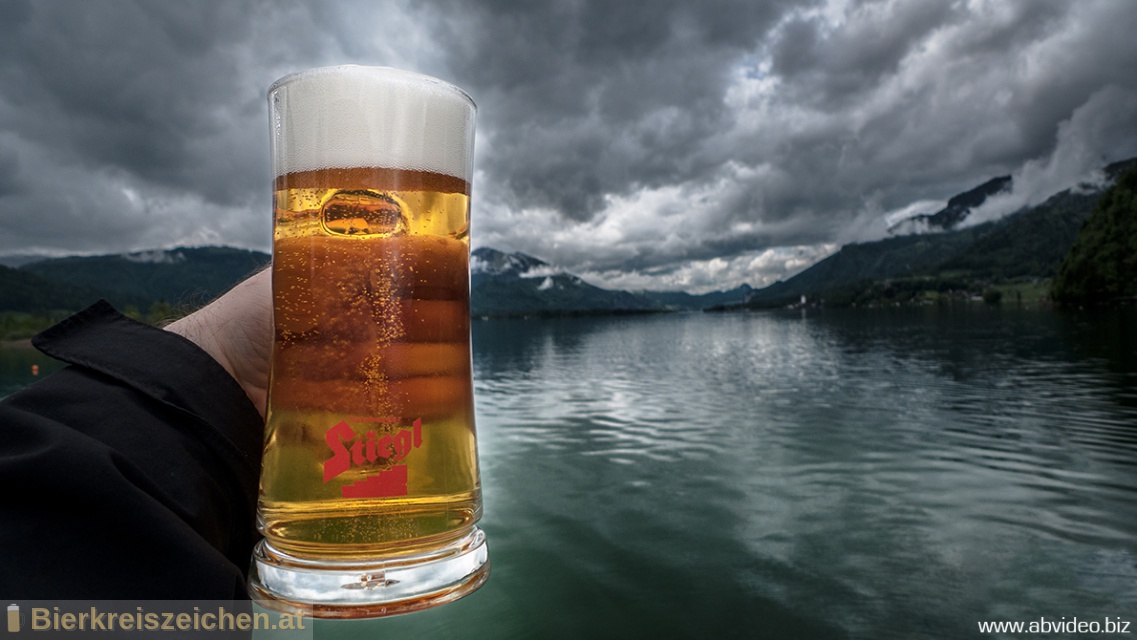 Foto eines Bieres der Marke Stiegl Goldbru aus der Brauerei Stieglbrauerei